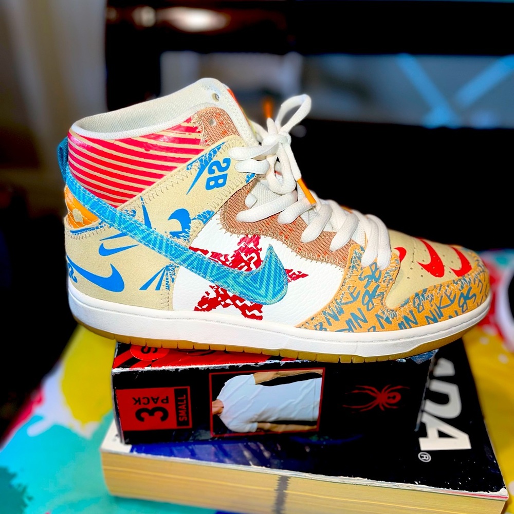 Nike SB Dunk High
Thomas Campbell What the Dunk Sz 11 100% Authentic